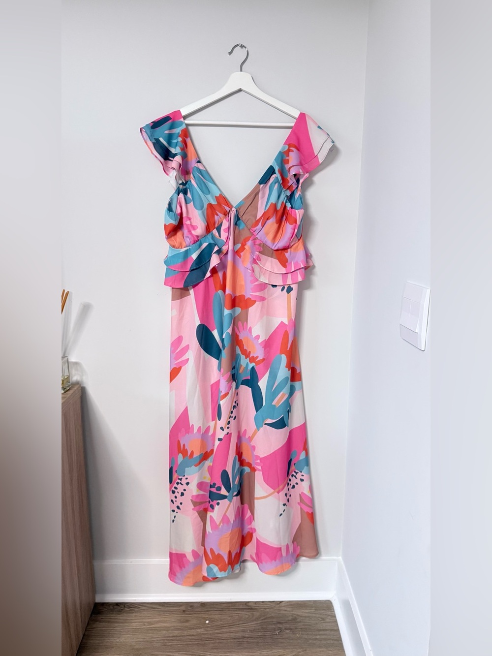 Cezele Collection Open Back Tie Floral Ruffle V-Neck Maxi Dress Women L Vacation